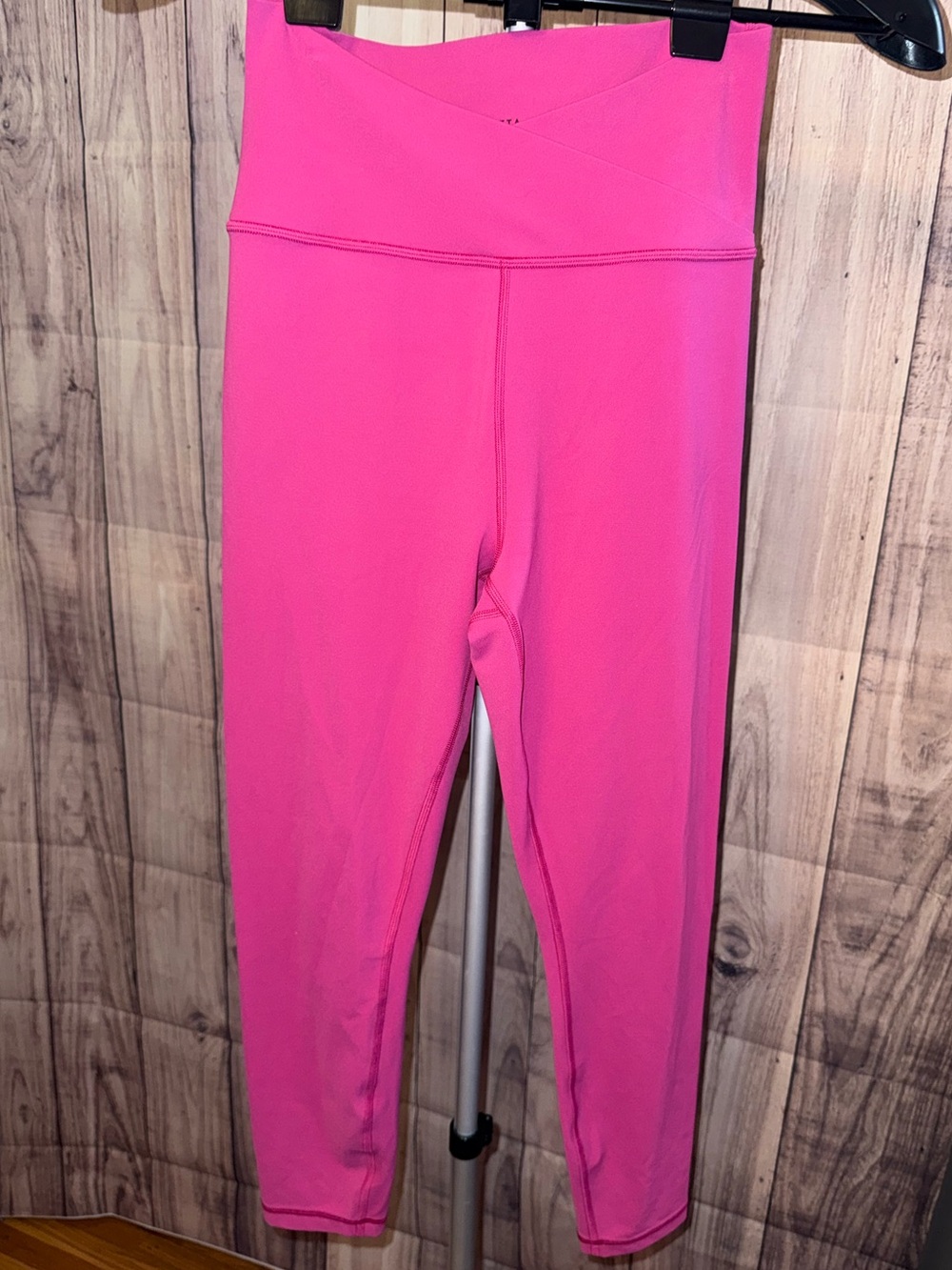 Athleta Transcend Crossover 7/8 Tight Leggings Hot Pink Medium Yoga /gym EUC